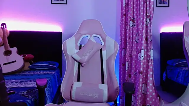 Snapshot of Dakota_bumm chatting on 6, 3, 2026 Dakota bumm online show from 6, 3, 2026