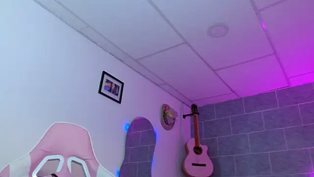 Snapshot of Dakota_bumm chatting on 11, 4, 2026 Dakota bumm online show from 11, 4, 2026