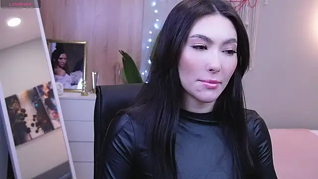 Snapshot of Molly_Jons chatting on 11, 3, 2025 Molly Jons online show from 11, 3, 2025