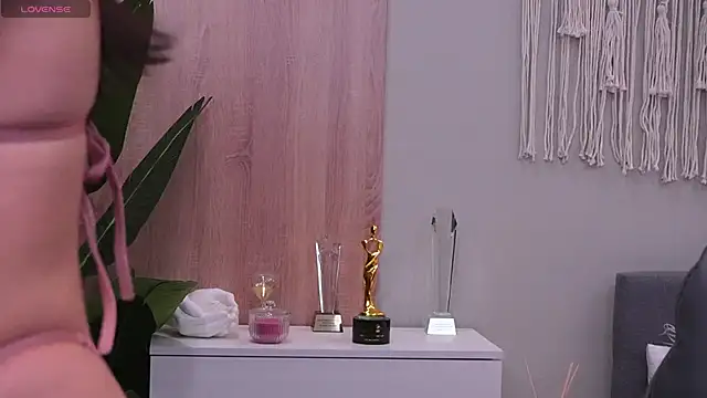 Snapshot of Molly_Jons chatting on 5, 10, 2025 Molly Jons online show from 5, 10, 2025