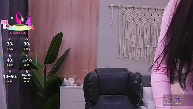 Snapshot of Molly_Jons chatting on 5, 12, 2025 Molly Jons online show from 5, 12, 2025