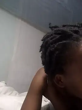 Queentesi online show from 25, 2, 2025