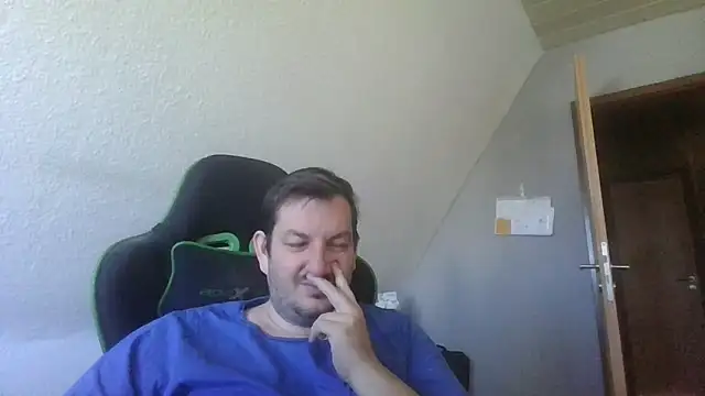 Snapshot of Golffahrer1982 chatting on 23, 9, 2025 Golffahrer1982 online show from 23, 9, 2025