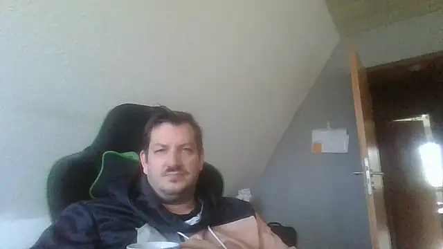 Snapshot of Golffahrer1982 chatting on 25, 9, 2025 Golffahrer1982 online show from 25, 9, 2025