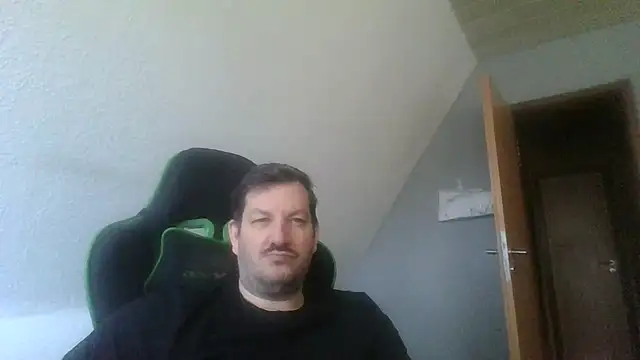 Snapshot of Golffahrer1982 chatting on 15, 1, 2026 Golffahrer1982 online show from 15, 1, 2026