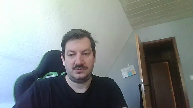 Snapshot of Golffahrer1982 chatting on 23, 5, 2026 Golffahrer1982 online show from 23, 5, 2026
