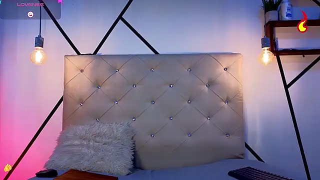 Snapshot of violetasimonz chatting on 10, 2, 2026 violetasimonz online show from 10, 2, 2026