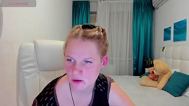 Snapshot of Kathlyn__Heath chatting on 1, 1, 2025 Kathlyn Heath online show from 1, 1, 2025