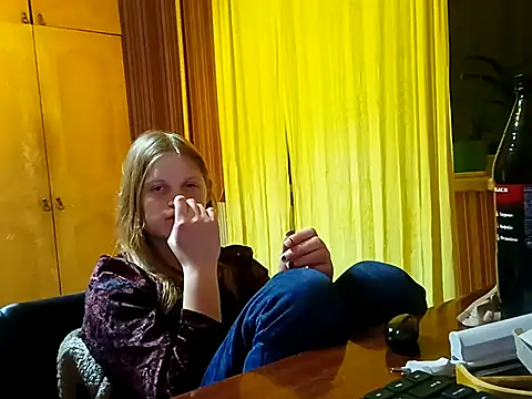Snapshot of Kathlyn__Heath chatting on 5, 3, 2025 Kathlyn Heath online show from 5, 3, 2025