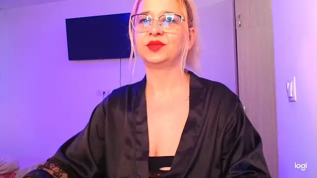 Snapshot of freyyamore1 chatting on 2, 4, 2026 freyyamore1 online show from 2, 4, 2026