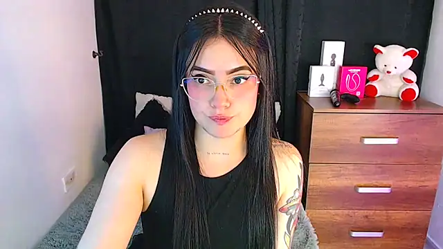 Isa Maiden1 online show from 23, 9, 2025