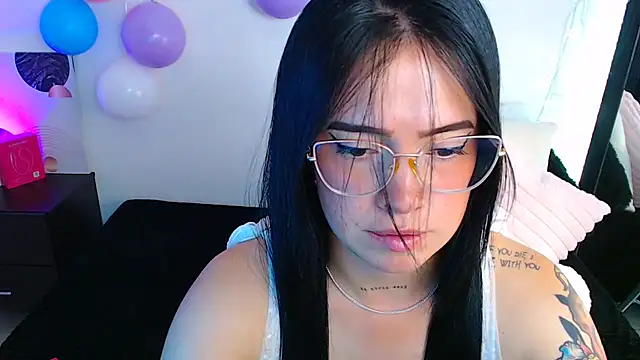 Snapshot of Isa_Maiden1 chatting on 4, 4, 2026 Isa Maiden1 online show from 4, 4, 2026