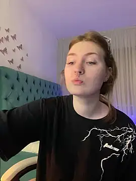 Snapshot of _Chlo__e chatting on 7, 3, 2025 Chlo e online show from 7, 3, 2025