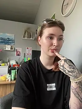 Snapshot of _Chlo__e chatting on 13, 3, 2025 Chlo e online show from 13, 3, 2025