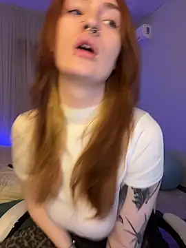 Snapshot of _Chlo__e chatting on 27, 10, 2025 Chlo e online show from 27, 10, 2025