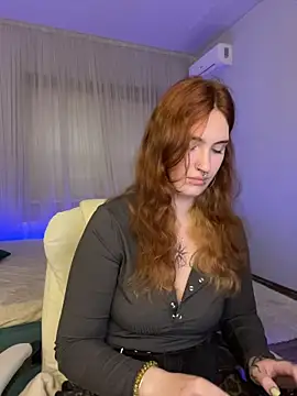 Snapshot of _Chlo__e chatting on 8, 11, 2025 Chlo e online show from 8, 11, 2025