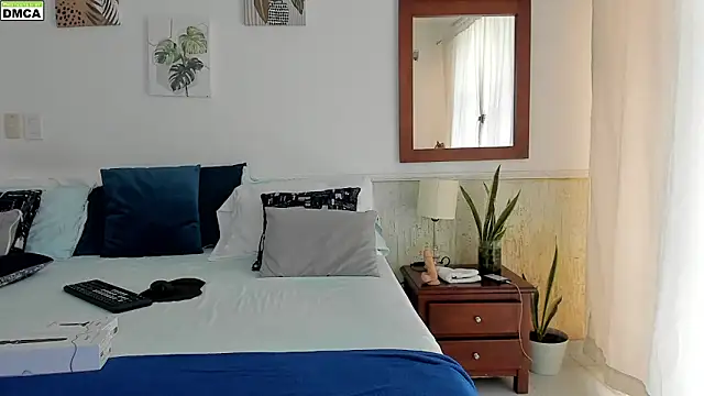 Snapshot of emilyboobs__ chatting on 29, 10, 2025 emilyboobs online show from 29, 10, 2025