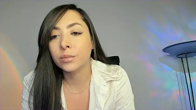 Mila  Paramo online show from 30, 9, 2025