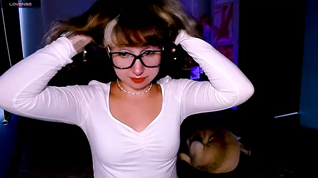 Cosmo Riri online show from 20, 9, 2025