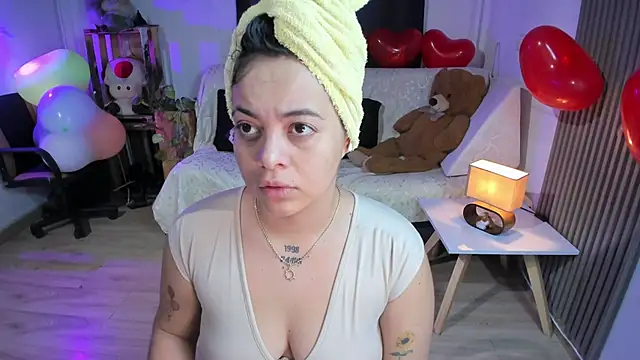 Cuttiealice online show from 18, 2, 2025