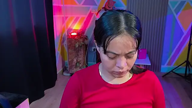 Cuttiealice online show from 7, 10, 2025