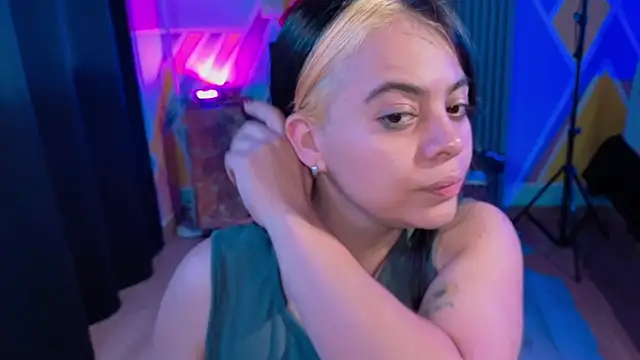 Cuttiealice online show from 25, 10, 2025