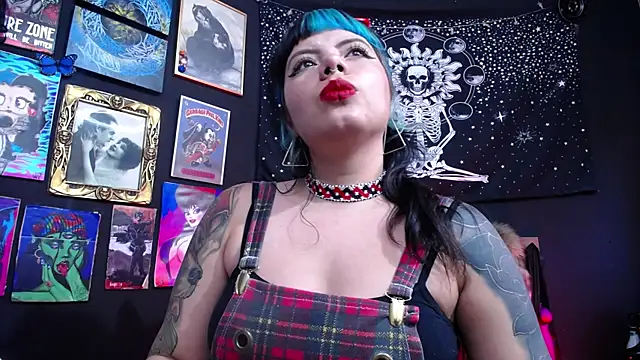 Yourmadame P online show from 22, 1, 2025