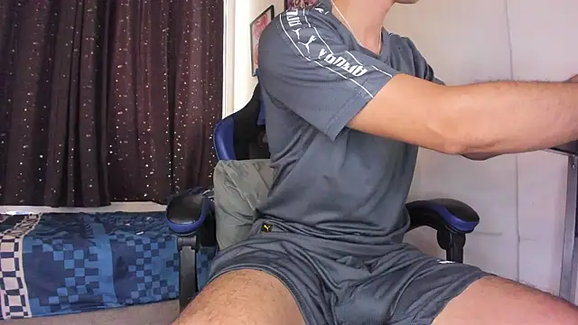 Snapshot of The_skinnyguys chatting on 19, 3, 2026 The skinnyguys online show from 19, 3, 2026