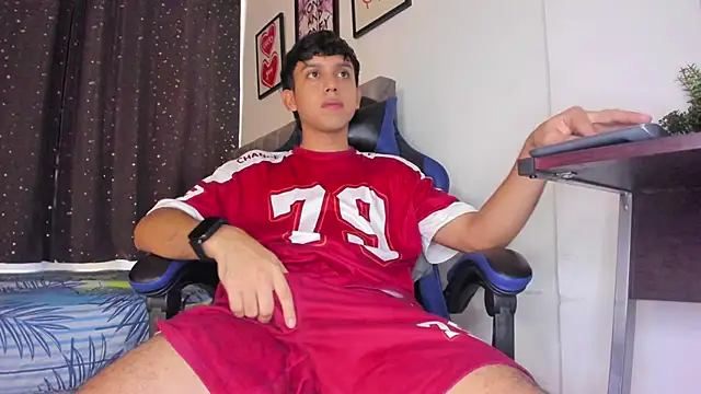 Snapshot of The_skinnyguys chatting on 29, 3, 2026 The skinnyguys online show from 29, 3, 2026