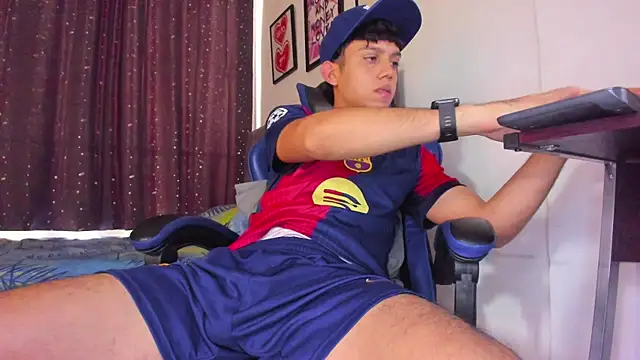 Snapshot of The_skinnyguys chatting on 30, 3, 2026 The skinnyguys online show from 30, 3, 2026