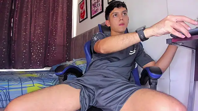 Snapshot of The_skinnyguys chatting on 27, 4, 2026 The skinnyguys online show from 27, 4, 2026