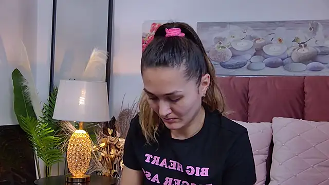 Snapshot of NicolLopeze chatting on 19, 12, 2024 NicolLopeze online show from 19, 12, 2024