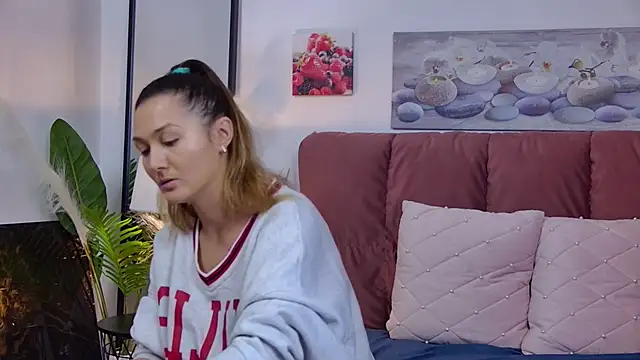 Snapshot of NicolLopeze chatting on 20, 12, 2024 NicolLopeze online show from 20, 12, 2024