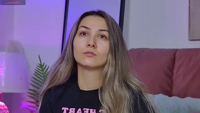 NicolLopeze online show from 14, 11, 2025