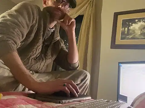 Snapshot of MaxSpadeErotica chatting on 11, 4, 2026 MaxSpadeErotica online show from 11, 4, 2026