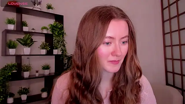 Snapshot of KateCuddle chatting on 15, 12, 2025 KateCuddle online show from 15, 12, 2025