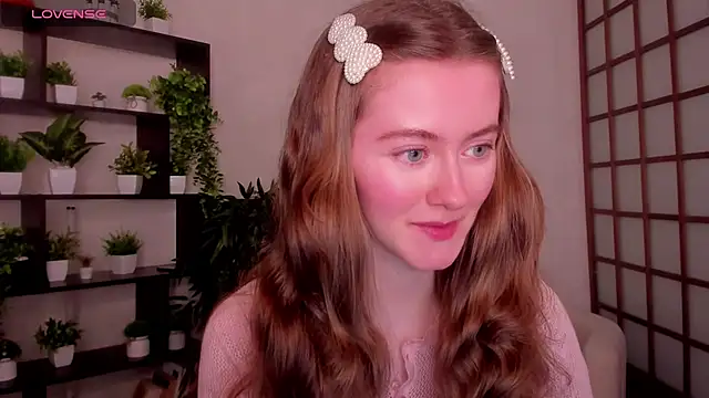 Snapshot of KateCuddle chatting on 22, 12, 2025 KateCuddle online show from 22, 12, 2025