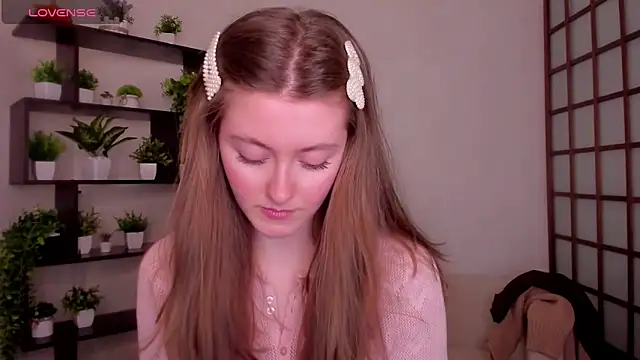 Snapshot of KateCuddle chatting on 4, 2, 2026 KateCuddle online show from 4, 2, 2026