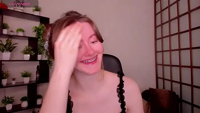 Snapshot of KateCuddle chatting on 13, 2, 2026 KateCuddle online show from 13, 2, 2026