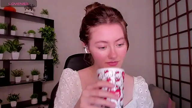 Snapshot of KateCuddle chatting on 18, 2, 2026 KateCuddle online show from 18, 2, 2026