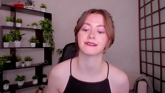 Snapshot of KateCuddle chatting on 27, 3, 2026 KateCuddle online show from 27, 3, 2026