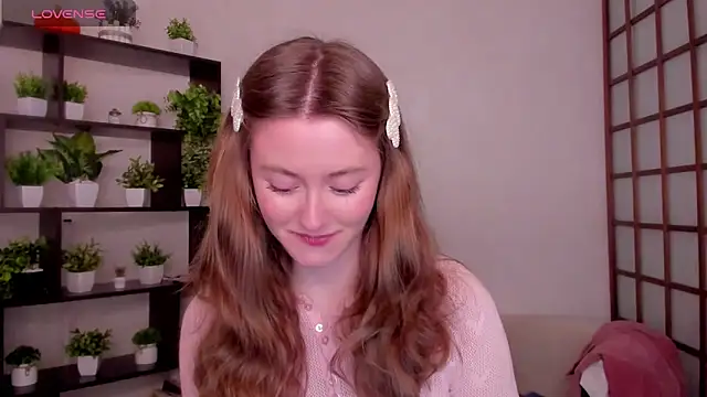 Snapshot of KateCuddle chatting on 6, 4, 2026 KateCuddle online show from 6, 4, 2026