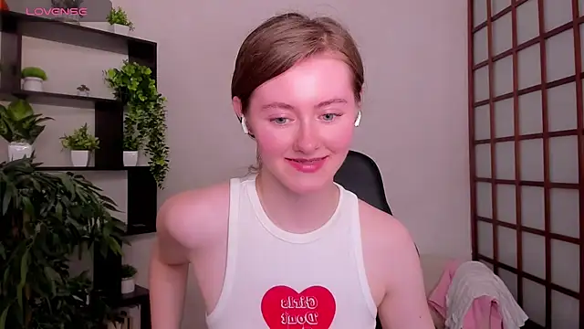 Snapshot of KateCuddle chatting on 26, 6, 2026 KateCuddle online show from 26, 6, 2026