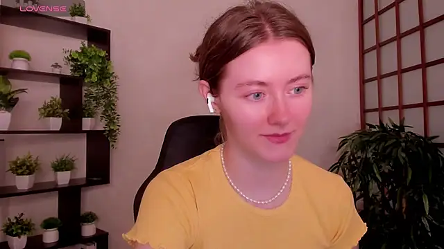 Snapshot of KateCuddle chatting on 13, 7, 2026 KateCuddle online show from 13, 7, 2026