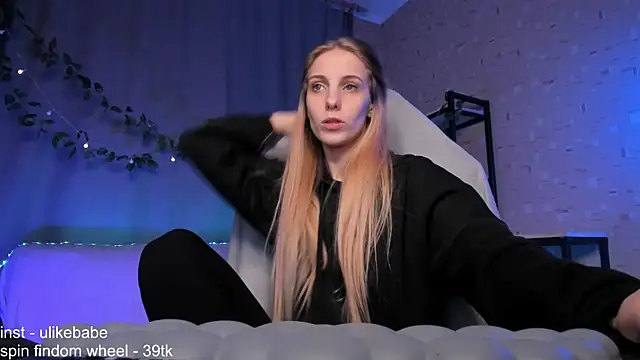 Anna Fink online show from 31, 1, 2025