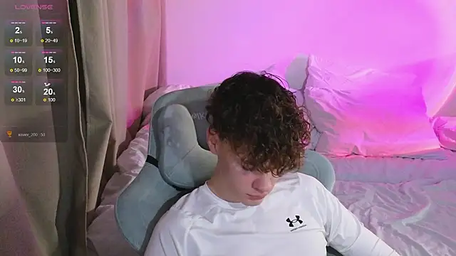 Snapshot of cute_thomas chatting on 18, 3, 2026 cute thomas online show from 18, 3, 2026