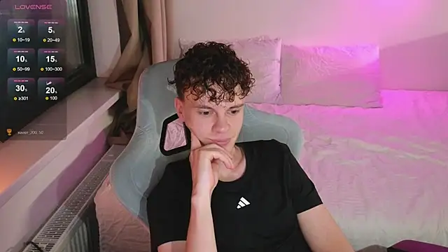 Snapshot of cute_thomas chatting on 21, 7, 2026 cute thomas online show from 21, 7, 2026