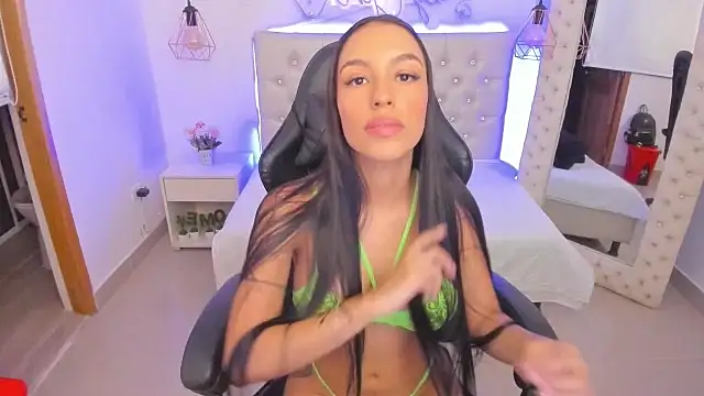 xiomara  cortes online show from 4, 3, 2025