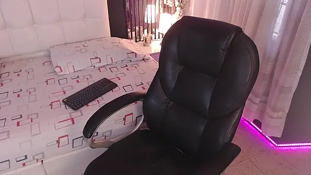 Snapshot of LiaVillalobos chatting on 8, 1, 2026 LiaVillalobos online show from 8, 1, 2026