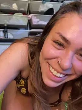 LeaGambit   online show from 12, 12, 2024